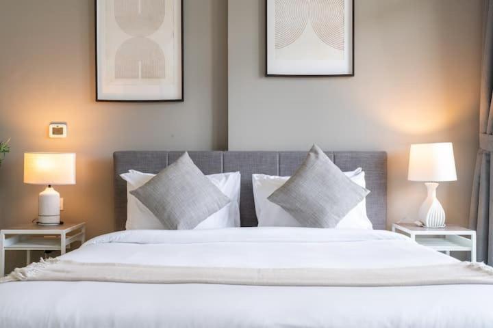 Vogue Downtown - Bellevue Towers Apartment Dubai Bagian luar foto